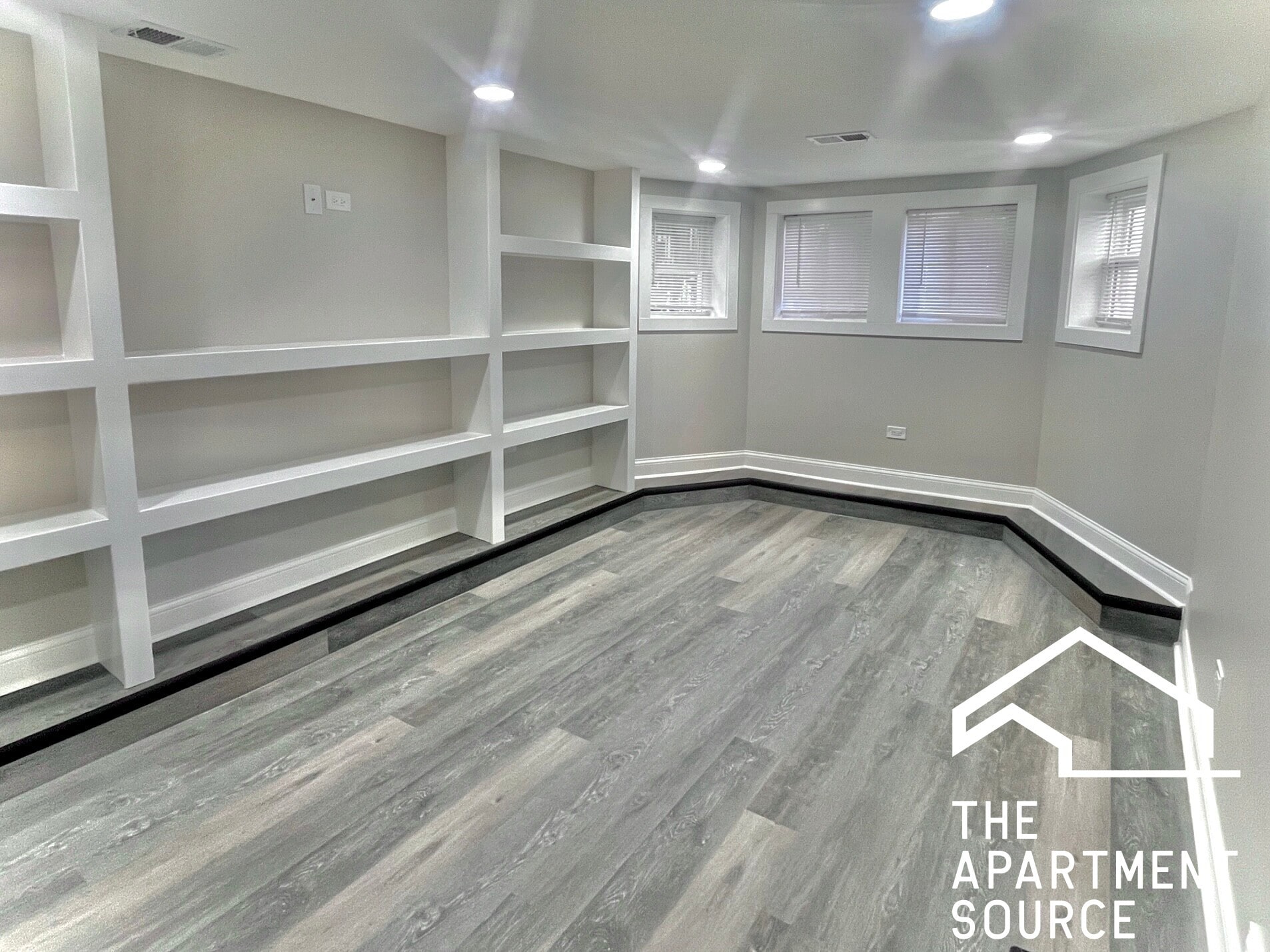 Building Photo - 2937 N Fairfield Ave