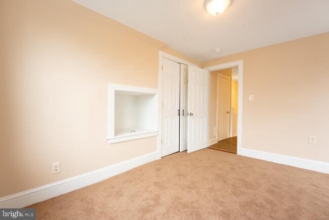 Building Photo - 2013 Edgmont Ave