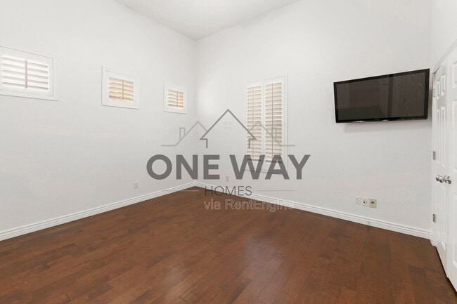 Building Photo - 4432 E Ford Ave