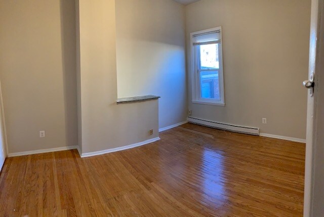 Building Photo - 3911 Pine St