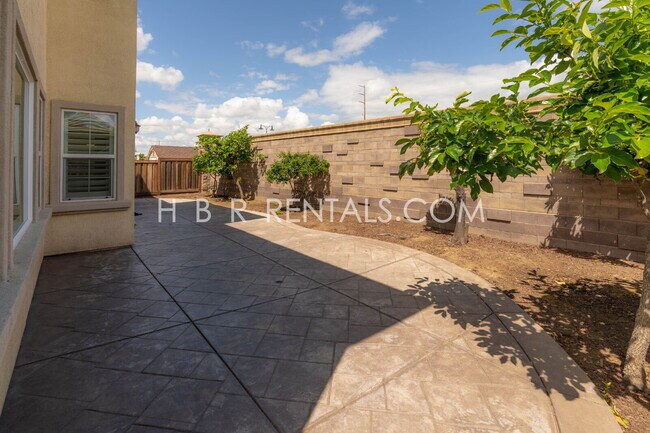 Building Photo - Questa Village - Mountain House- Spacious & Stylish 5-Bedroom Retreat in Mountain House – 3.5 Bat...