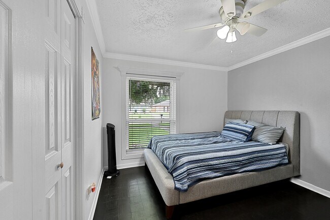 Building Photo - 12714 Huntington Field Dr