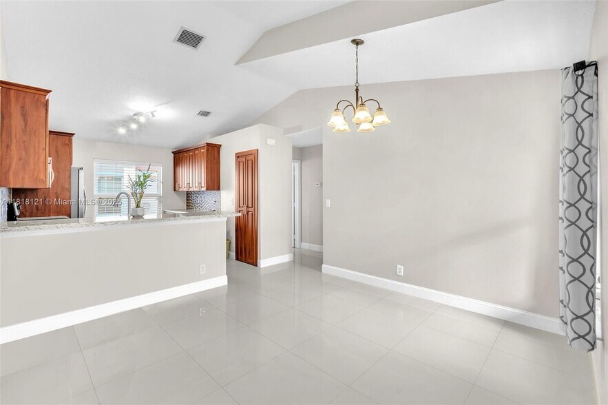 Building Photo - 3016 SW 179th Ave