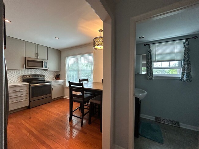 Building Photo - 5059 E Woodmill Dr