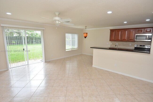 Building Photo - 4648 56th Ln