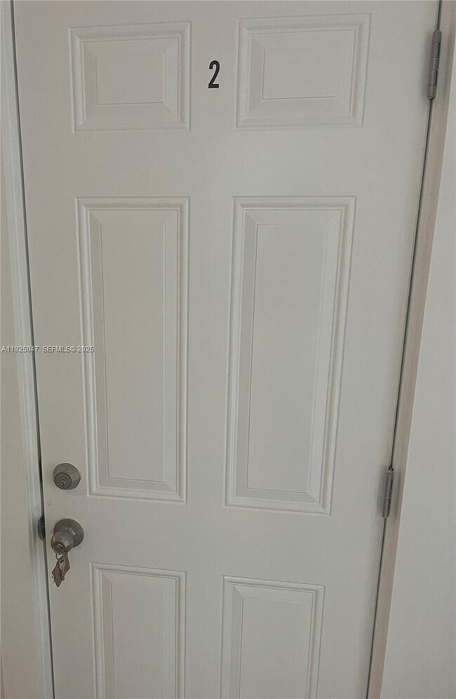 Building Photo - 842 Himmarshee St