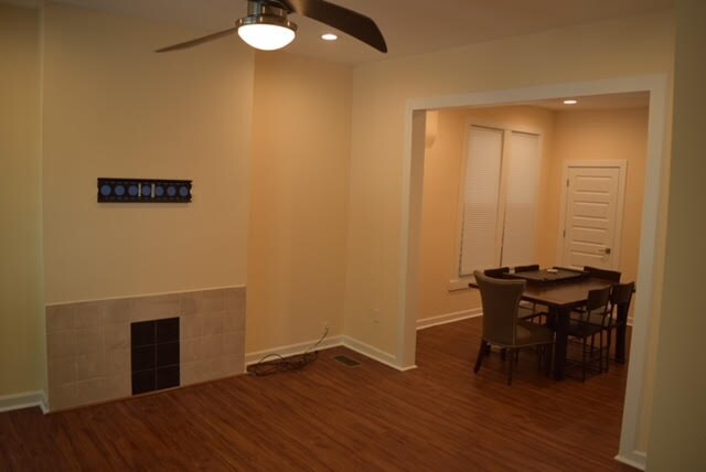 Building Photo - 2132 W Ohio St