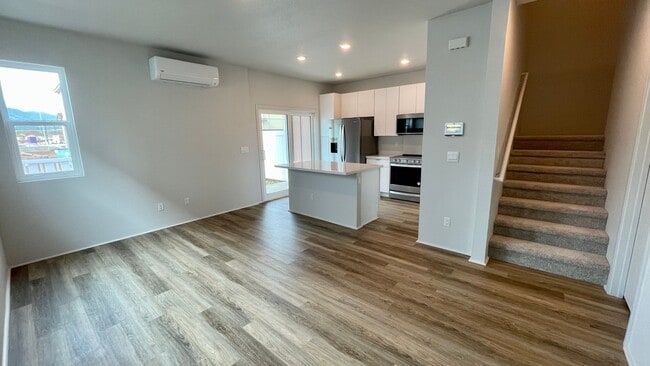 Building Photo - 4 BED/2.5 BATH HOME in Hoopili - Garage & ...