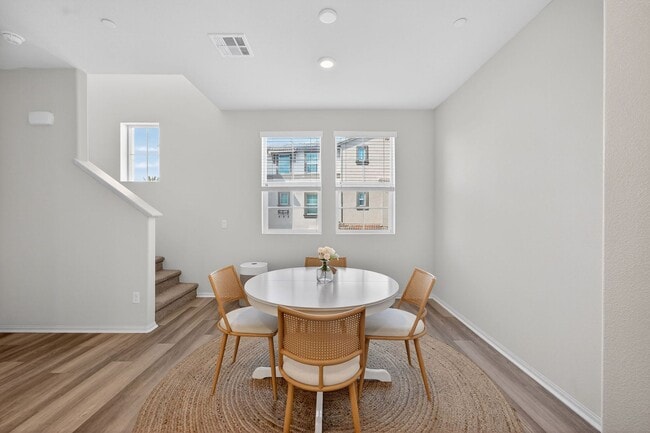 Building Photo - 40379 Melrose Dr