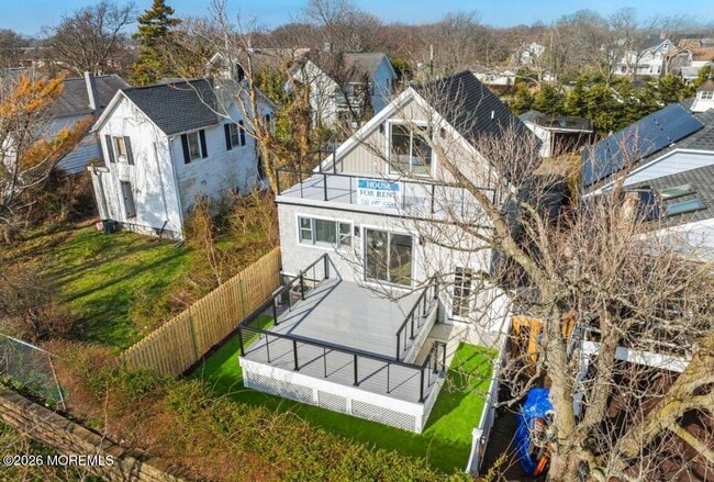 Building Photo - 427 Hoyt St