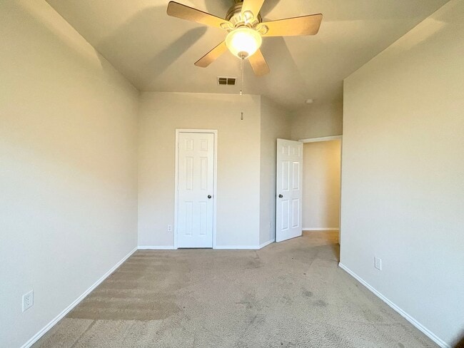 Building Photo - 4 Bedroom 1 story Duncanville ISD