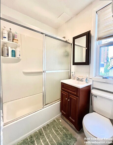 Building Photo - 203 Hillside St