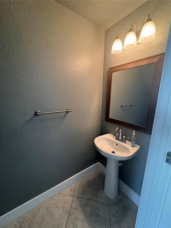 Building Photo - 4478 SW 49th Ave