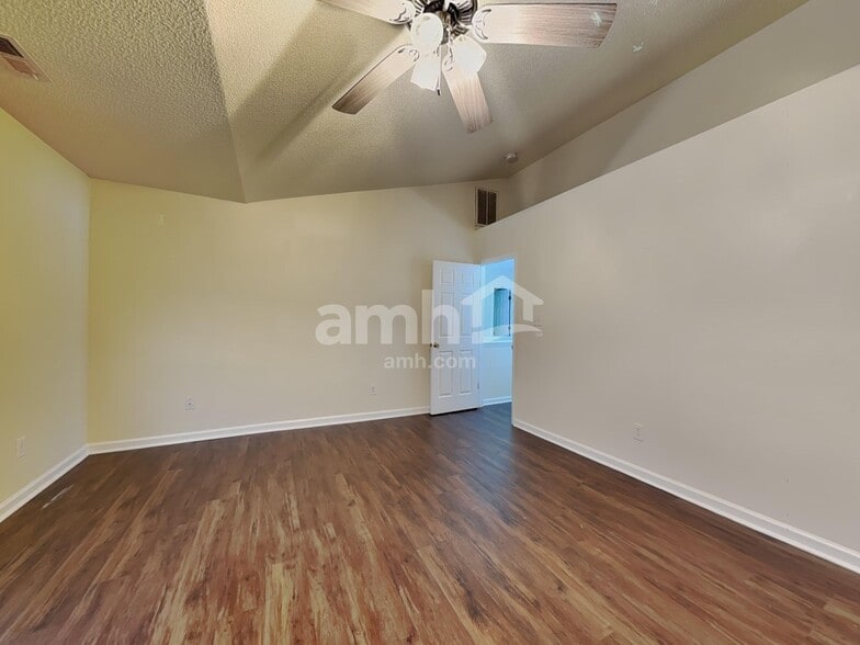 Building Photo - 3605 Enduring Freedom Dr