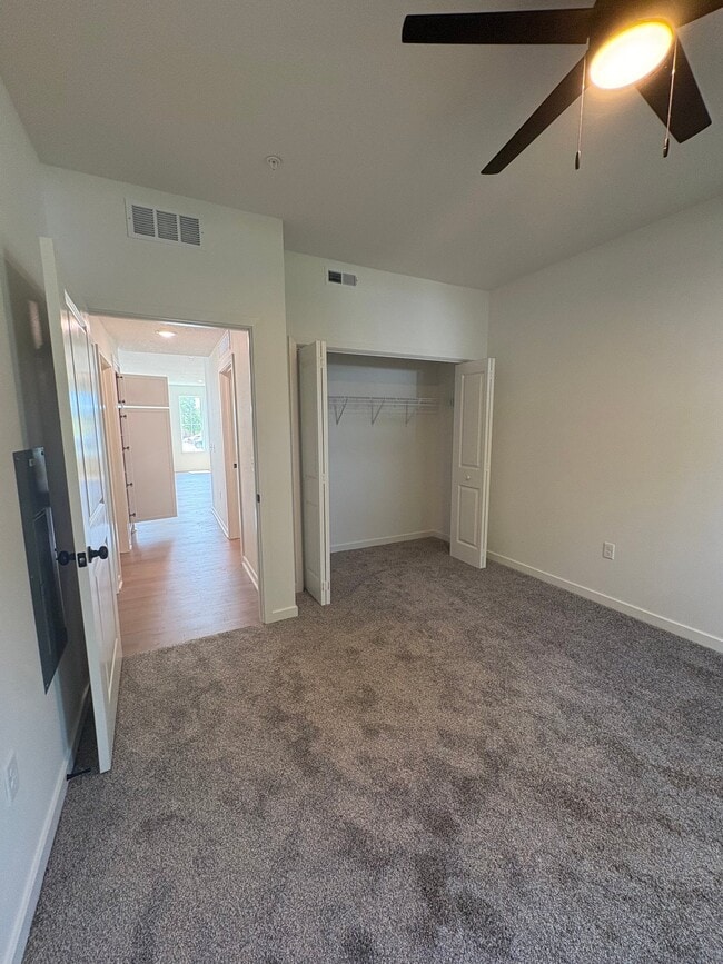 Building Photo - Park Indy: 2-Bedroom Flat