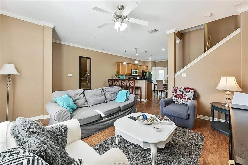 Building Photo - 305 Holleman Dr E