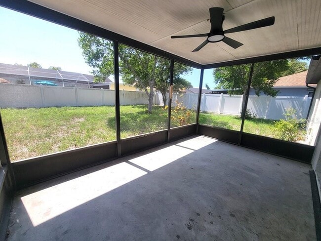 Building Photo - 1305 Calamondin Dr
