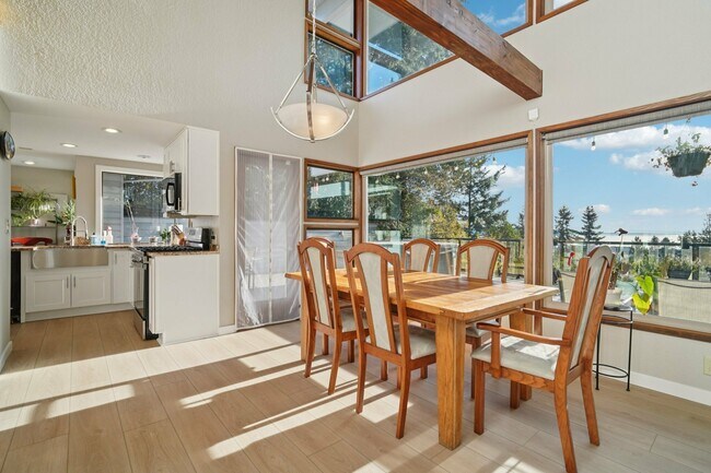 Building Photo - 5408 Sunset Ave