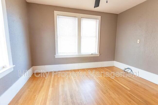 Building Photo - 204 Alsace St