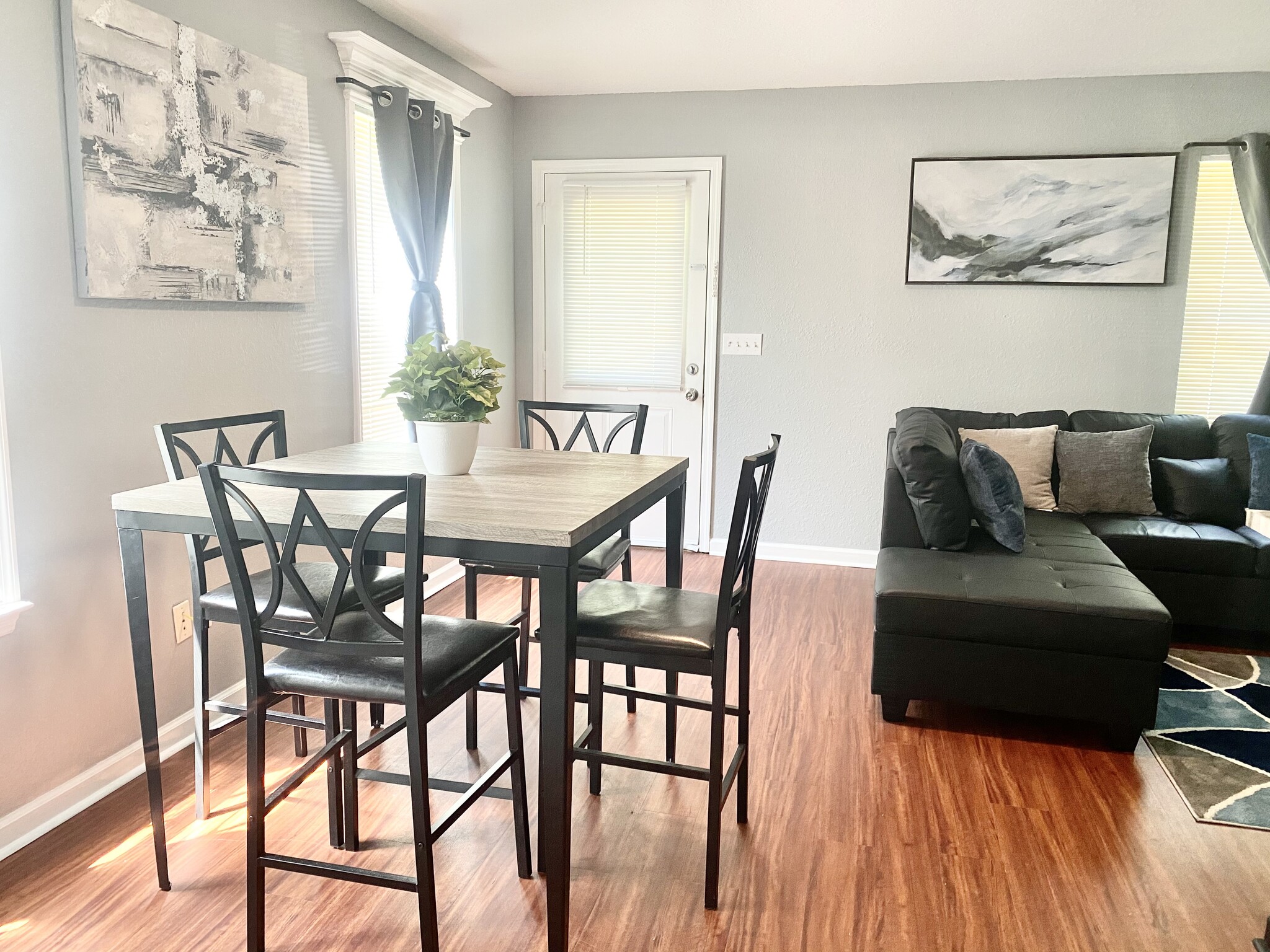 Unit#2 dining area - 1308 McCaskill Ave