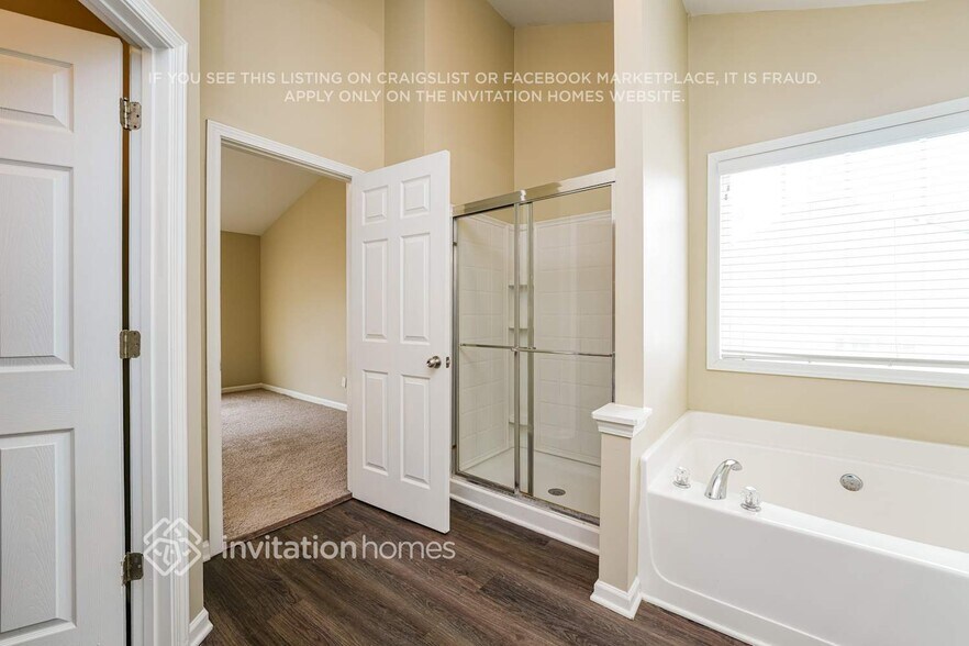 Building Photo - 2819 Merrion Park Ln NE