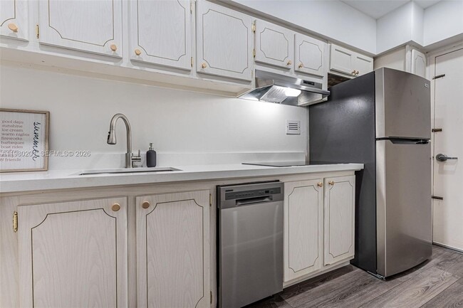 Building Photo - 1000 West Ave