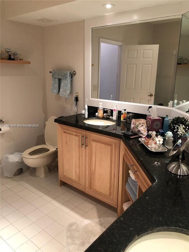 Building Photo - 5800 Coach House Cir