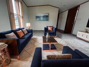 Building Photo - 319 Spring Park Dr