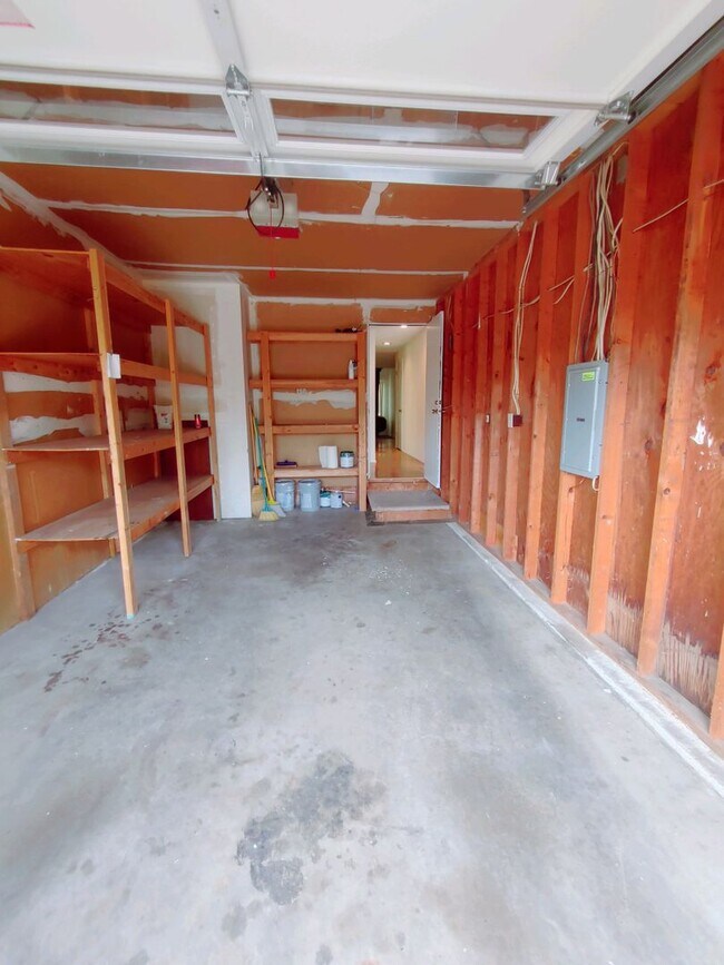 Building Photo - 3 bed 2 bath townhouse in Winslow Park!