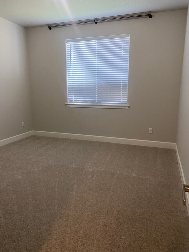 Building Photo - Elegant home in the Heights at Canyon Lakes