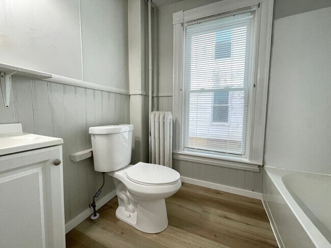 Building Photo - 350 Portland St