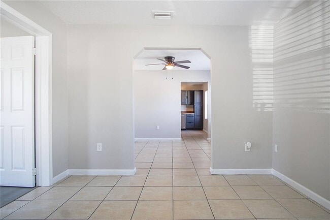 Building Photo - 1205 Ave F