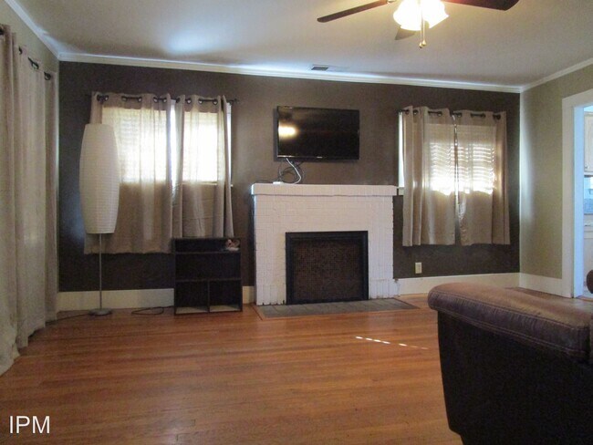 Building Photo - 2 br, 1 bath House - 146 West 2nd Avenue