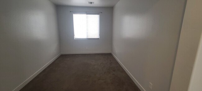 Building Photo - 4 Bedroom 3 Bathroom Upgrade Model Home