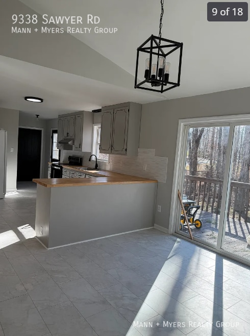 Building Photo - 9338 Sawyer Rd