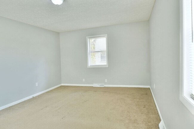 Building Photo - 226-228 W Park Ave