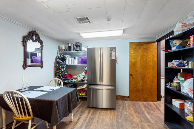 Building Photo - 200 Motel Dr.