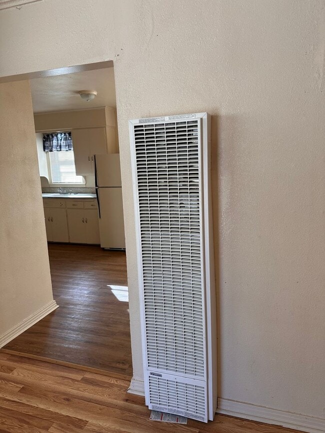 Building Photo - Cozy casita