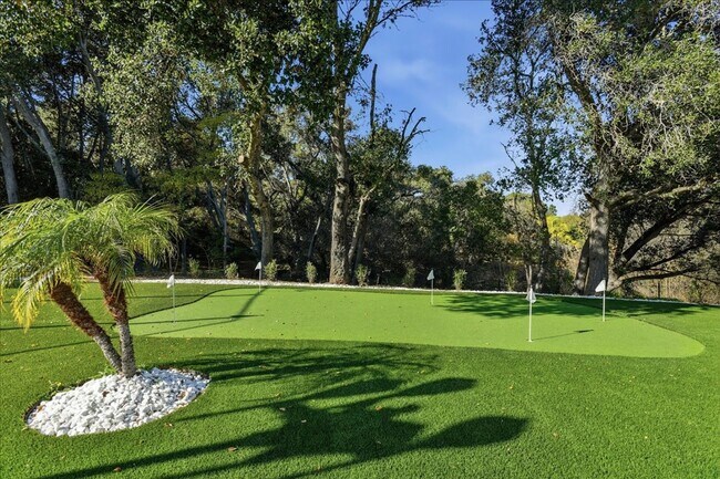 Building Photo - Luxury 10 Bedrooms, 9 Bathroom Estate for Lease in Los Gatos