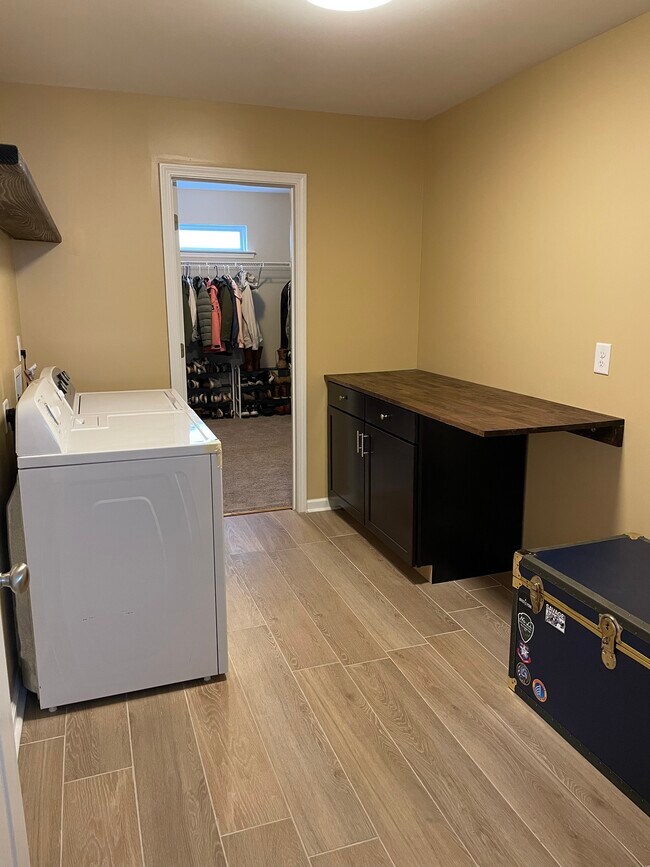 Building Photo - 108 Jersey Ln