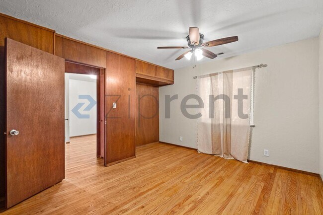Building Photo - 232 Doyle Dr