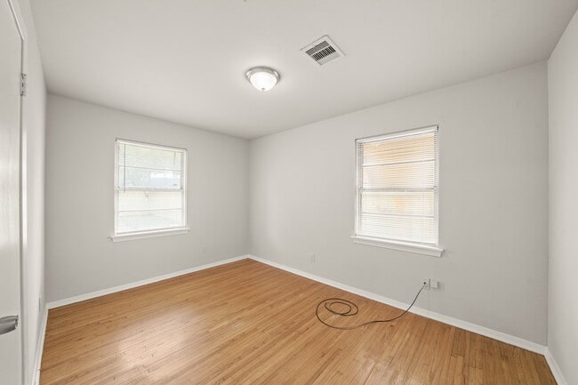 Building Photo - 3301 Earl St