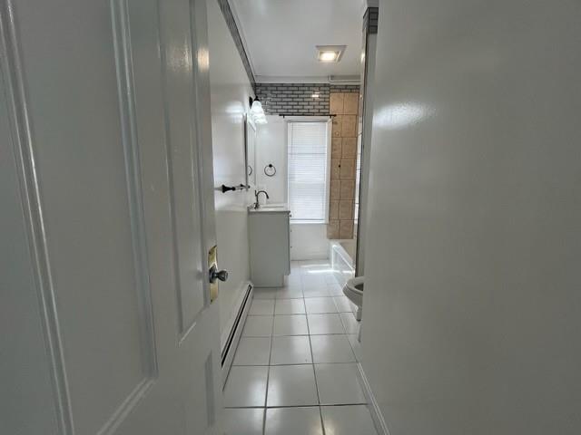 Building Photo - 362 Lonsdale Ave