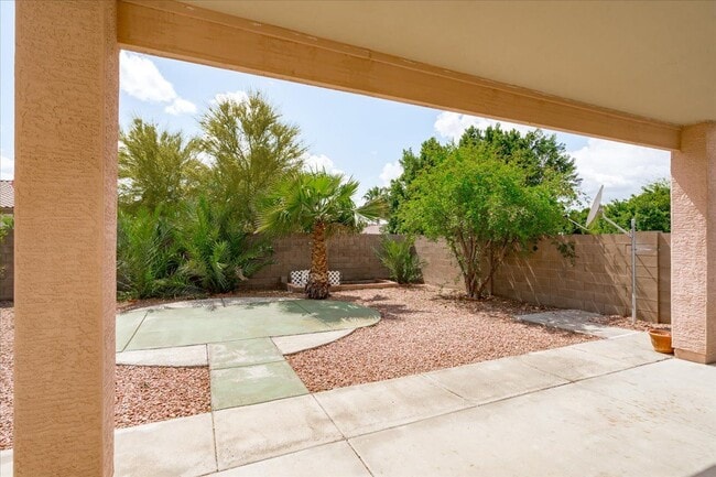 Building Photo - 6349 W Desert Hollow Dr