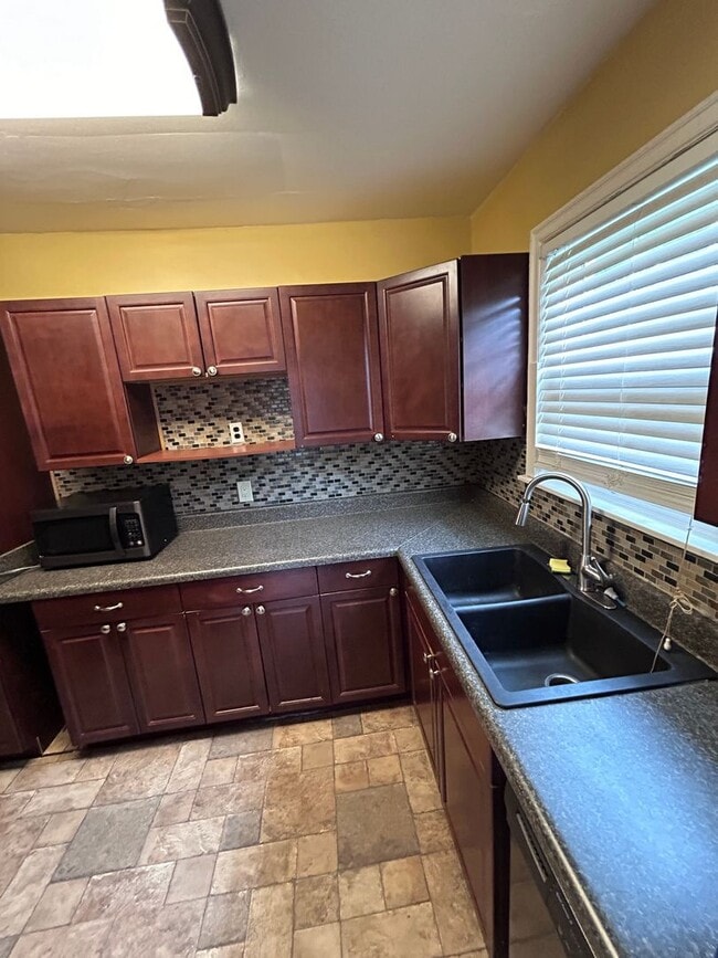 Building Photo - Cute 3 bedroom home, Fantastic Location!