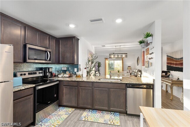Building Photo - 836 Youngreen Dr