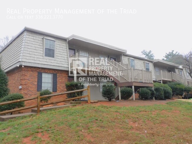 Primary Photo - 3826 Country Club Rd