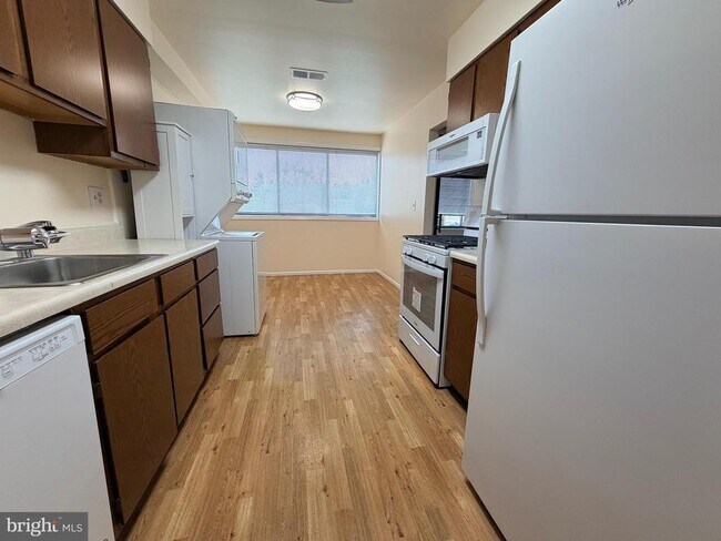 Building Photo - 1 Wye Oak Dr