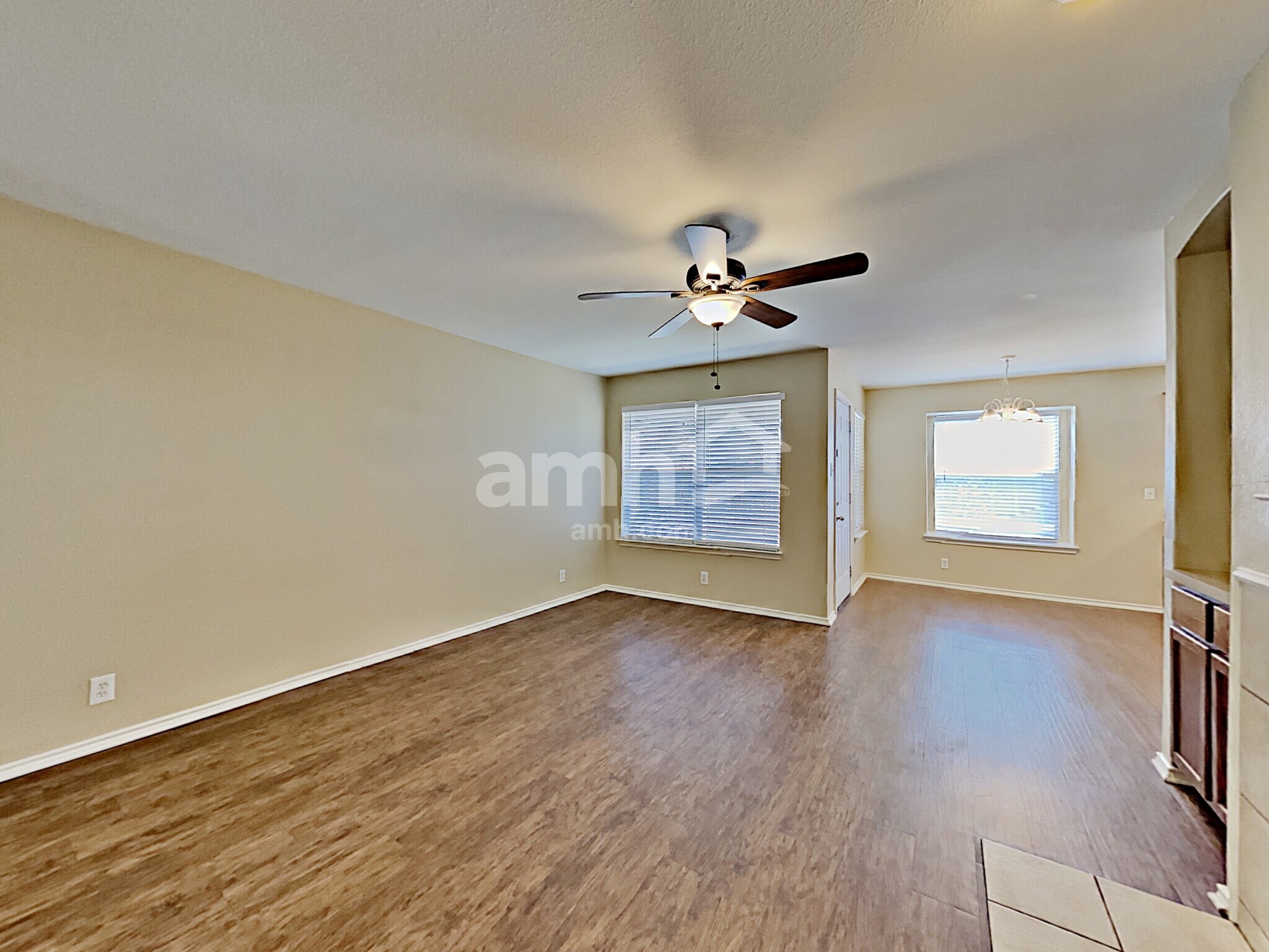 Building Photo - 10002 Cactus Vly