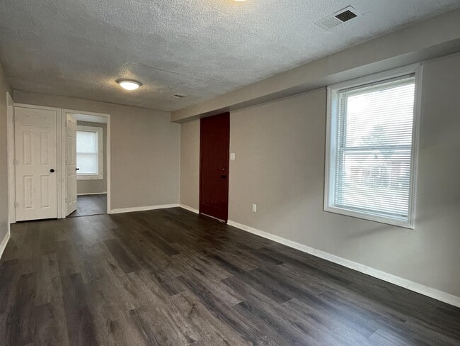 Building Photo - 731 S Miller Ct